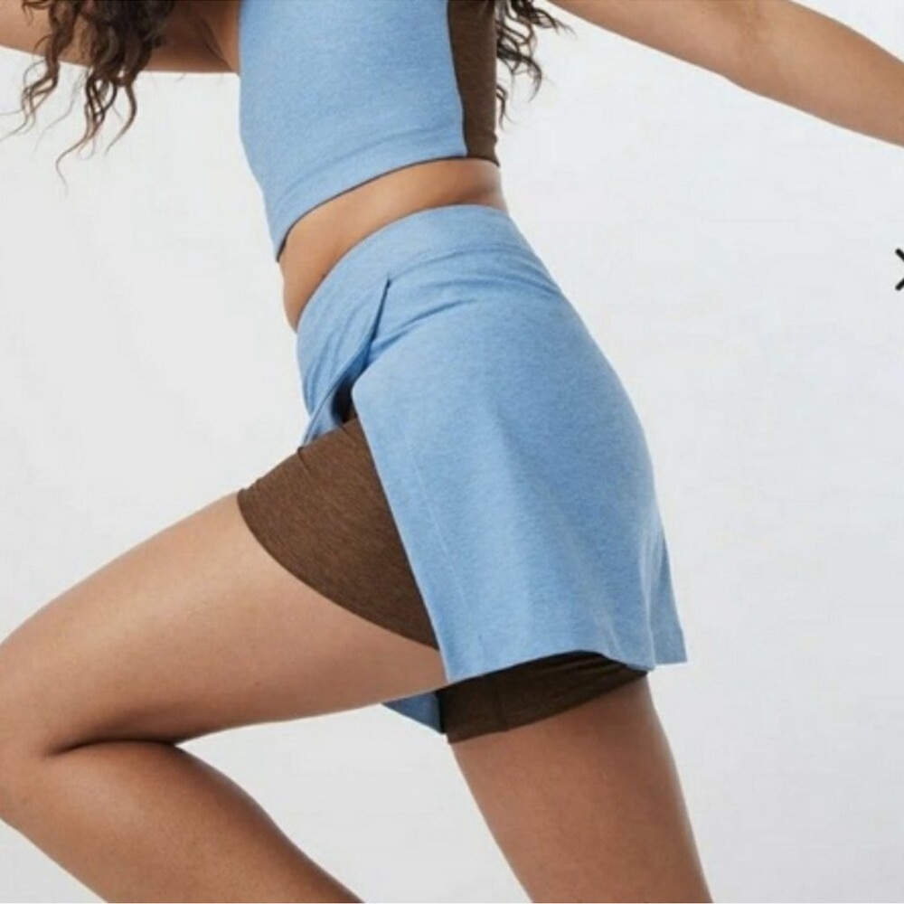 Outdoor Voices Court Tennis Skort in morning blue/Chocolate XS